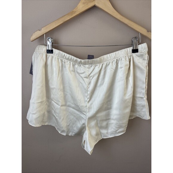 Auden Luxury Collection Satin Pajama Shorts Cream Large - Picture 6 of 6